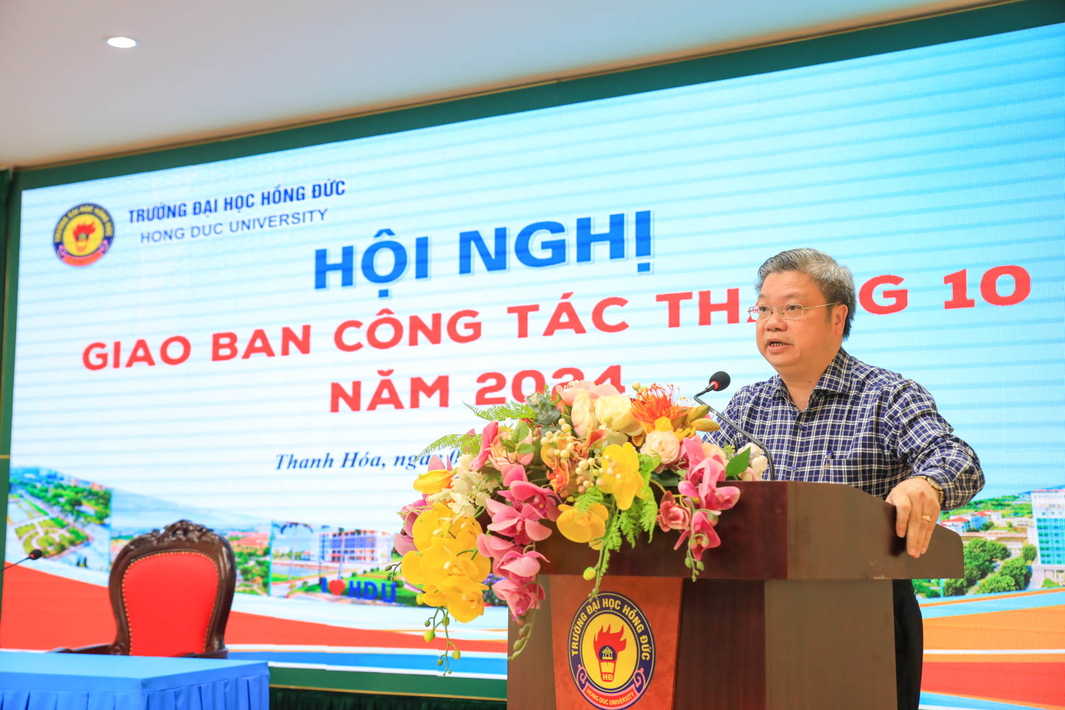 Trường Đại học Hồng Đức tổ chức Hội nghị giao ban công tác tháng 10 năm 2024